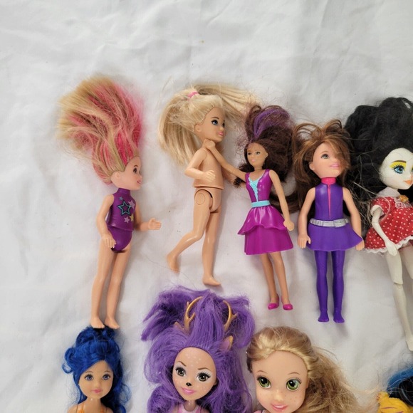 Mattel Barbie Lot of 16 Little Sister Dolls with Other Assorted Dolls - Picture 7 of 13